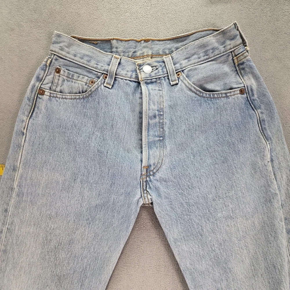 VTG Levis 501 Jeans Mens Blue Light Wash‎ Straight Button Fly USA Fits 26x29